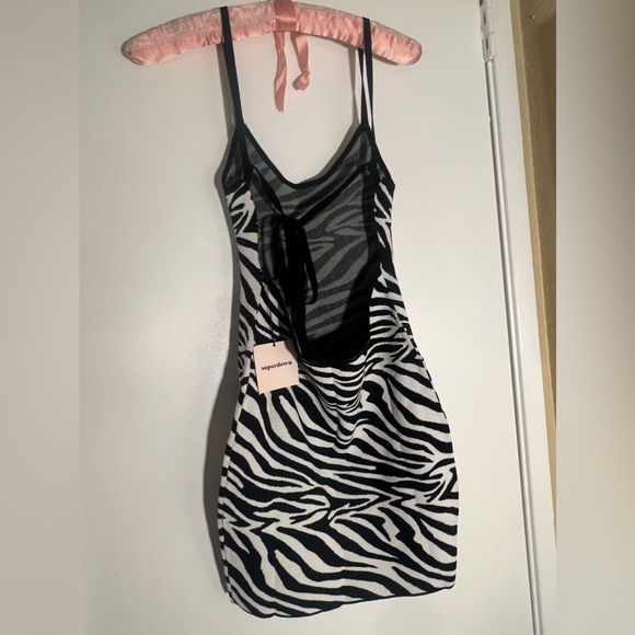 Superdown x Revolve zebra bodycon skintight dress sleeveless - Picture 9 of 9